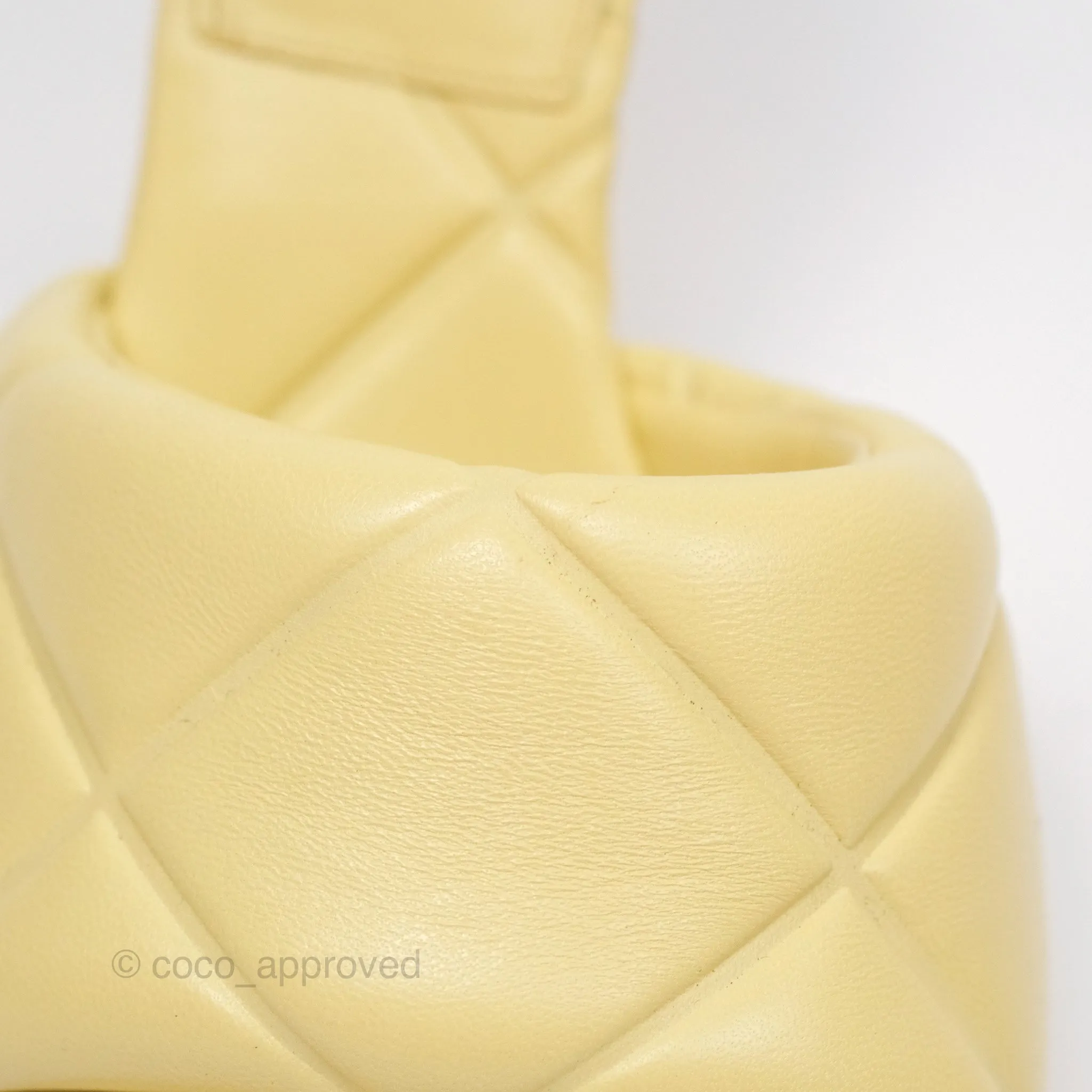 Bottega Veneta Lido Sandals Intrecciato Yellow Lambskin Size 35