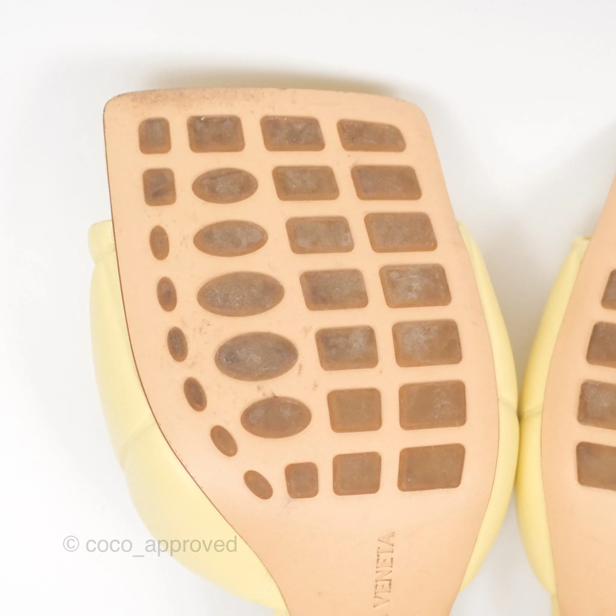 Bottega Veneta Lido Sandals Intrecciato Yellow Lambskin Size 35