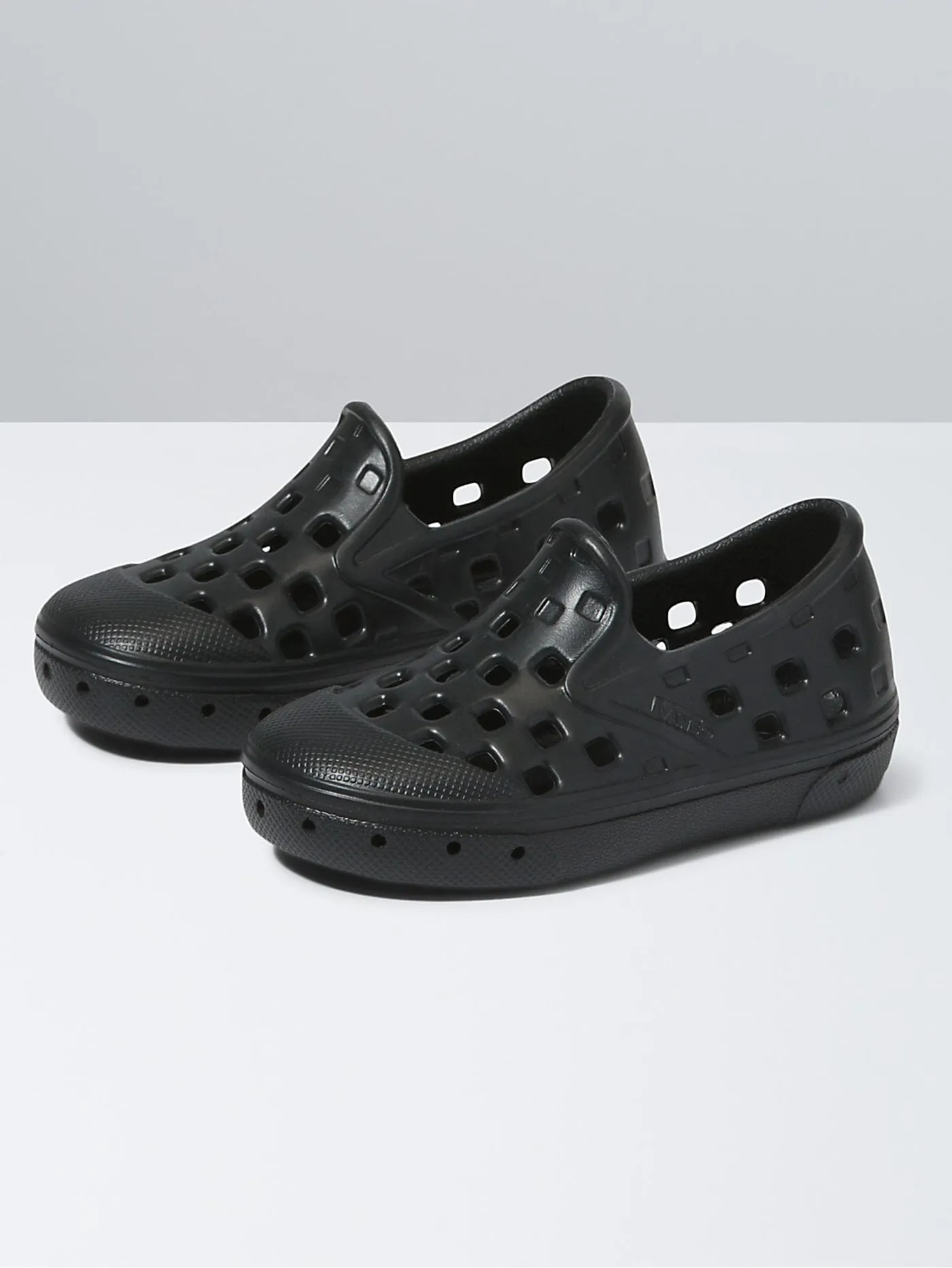 Slip-On Trek Black Shoes (Little Kids)